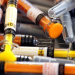 Conserver un médicament vétérinaire chez soi n'est pas anodin. Au-delà de la réglementation, il convient de respecter plusieurs mesures pour s'assurer de la bonne efficacité du médicament lors de son utilisation. 